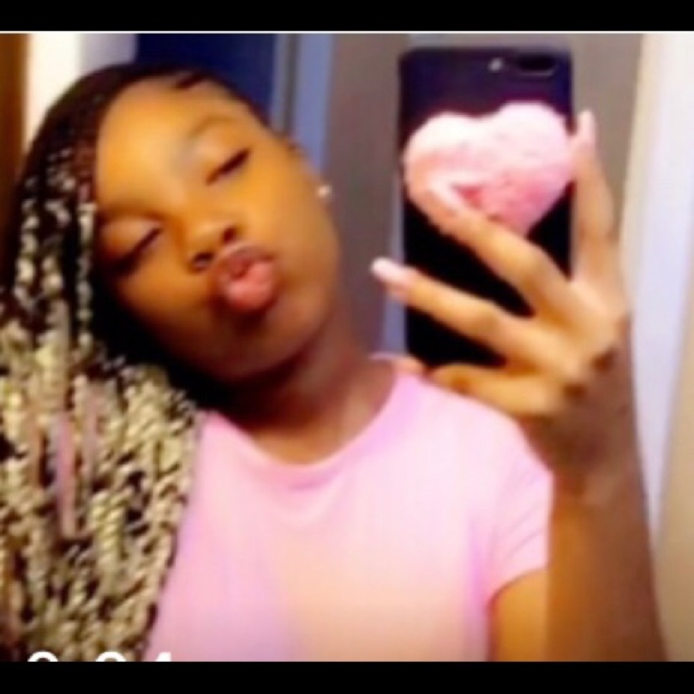 Meet your Posher, Shakira